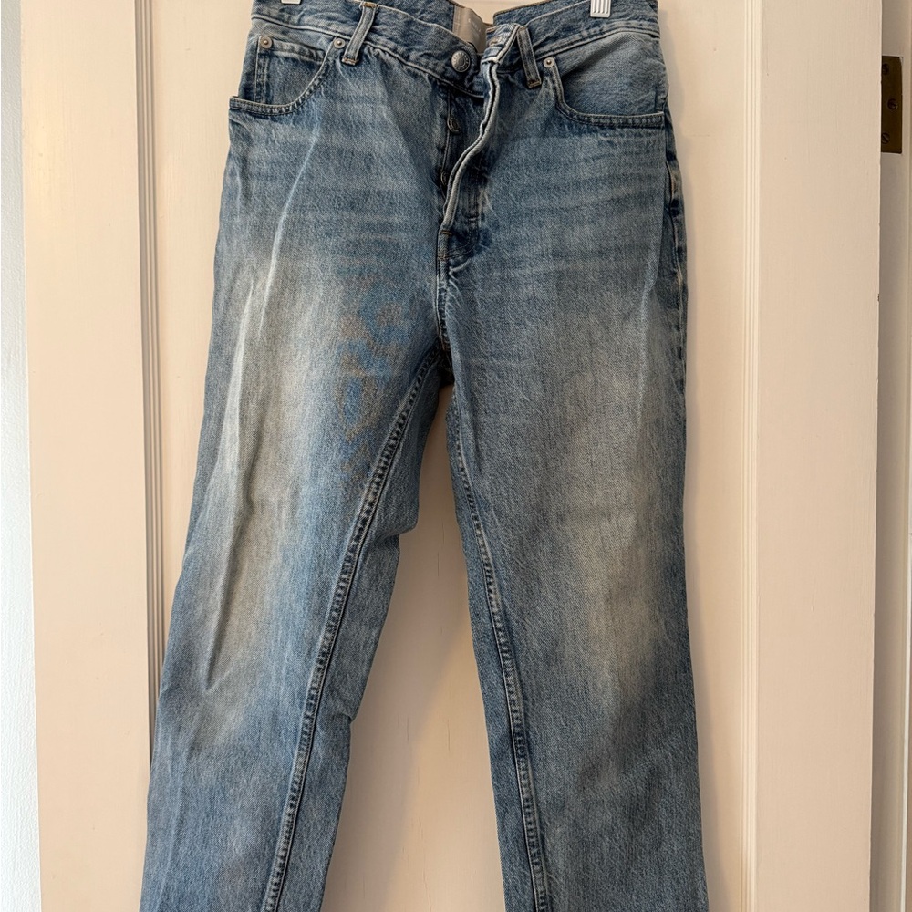 Everlane Women's Relaxed Jeans in Faded Blue